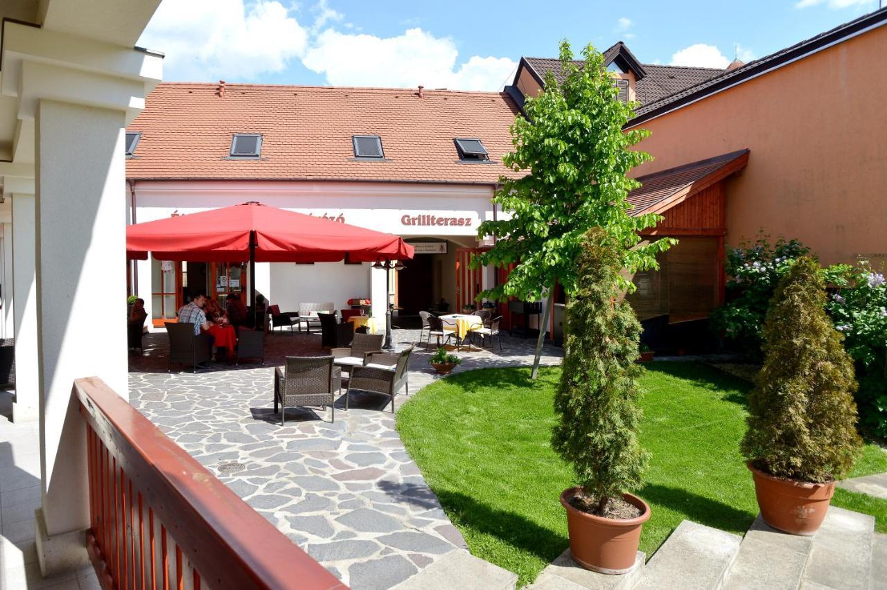 Servita Udvarház Eger