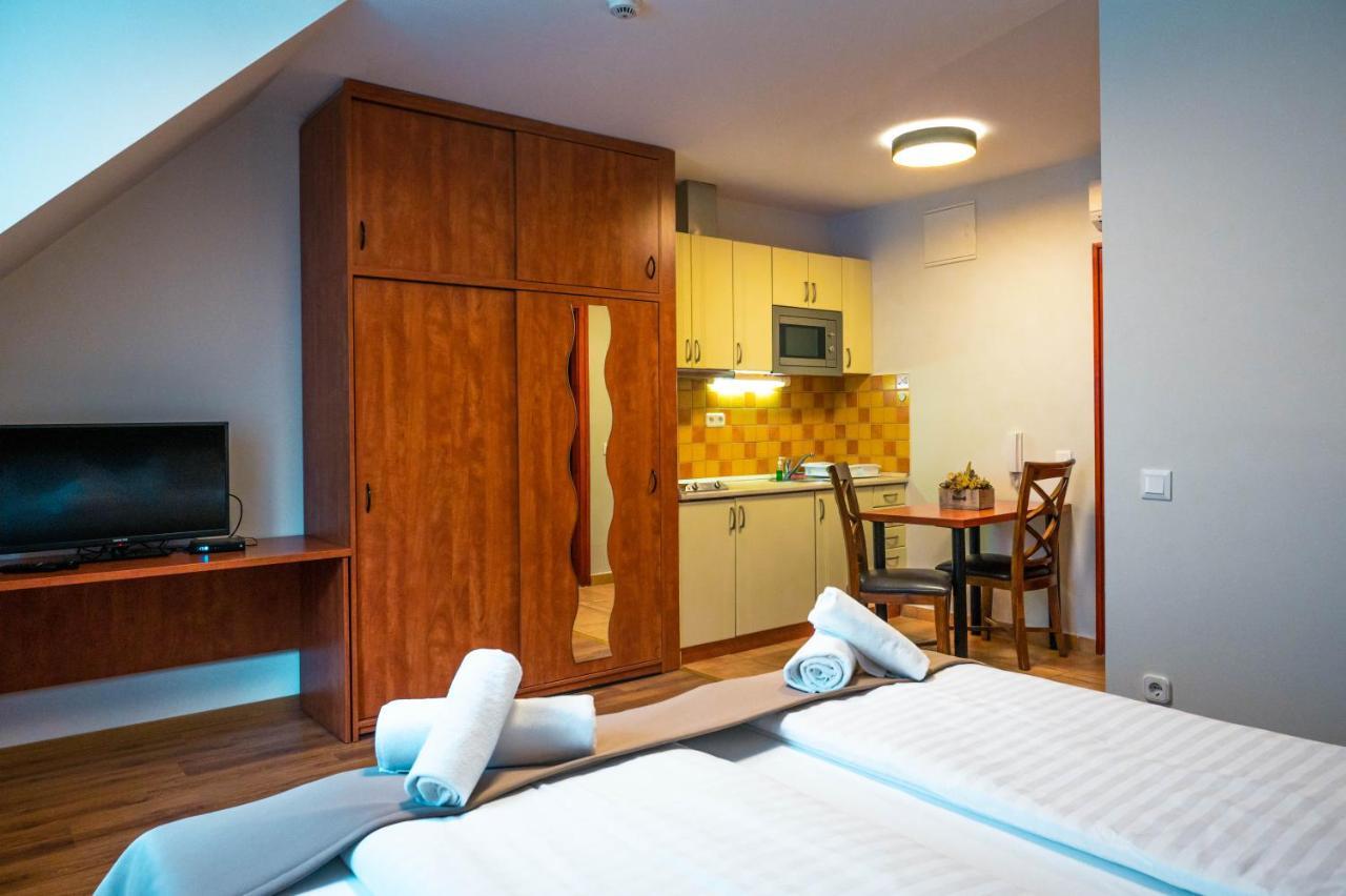 Servita Udvarhaz Bed & Breakfast