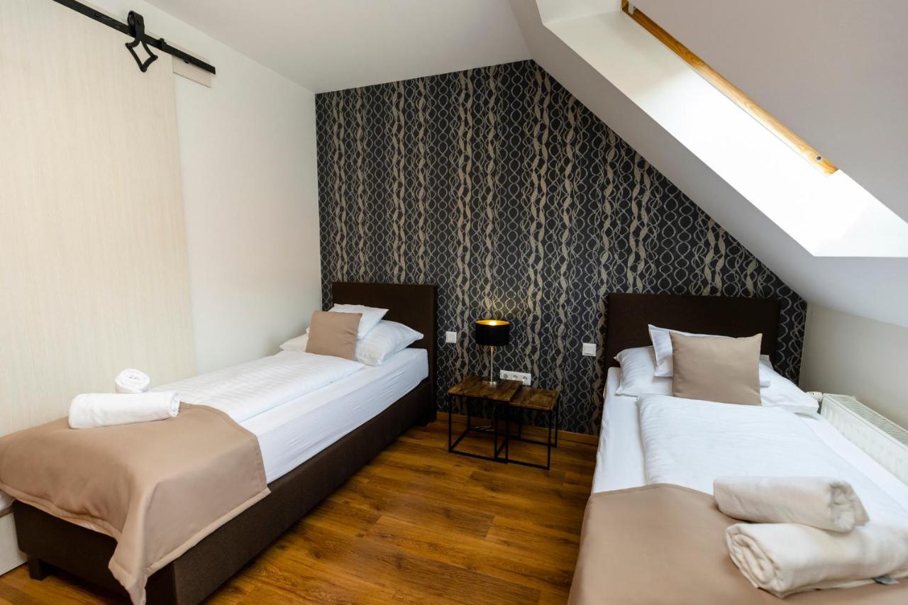 Bed & Breakfast Servita Udvarhaz *