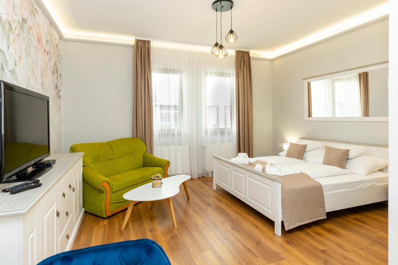 Servita Udvarhaz Bed & Breakfast Eger