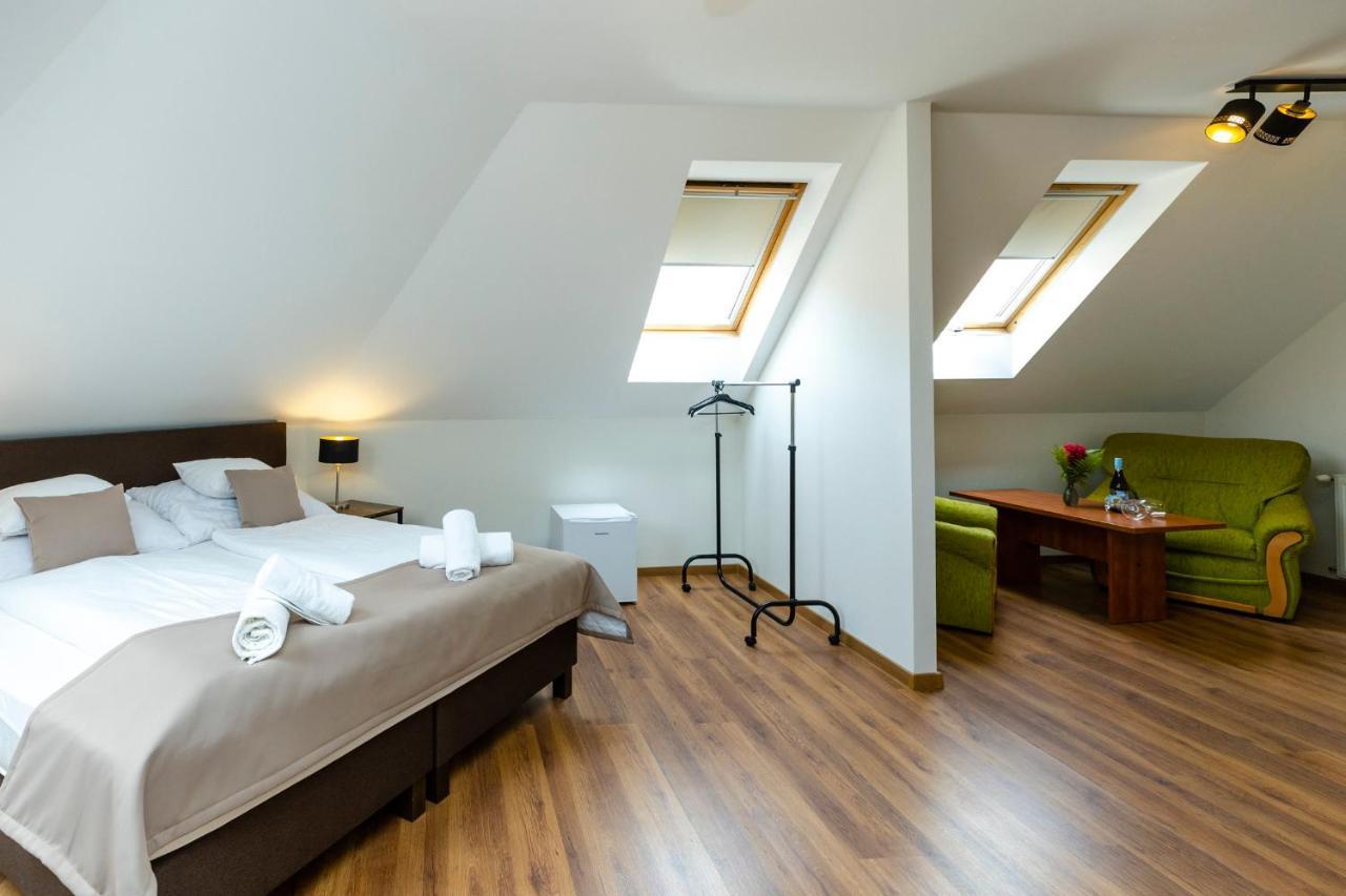 Bed & Breakfast Servita Udvarhaz