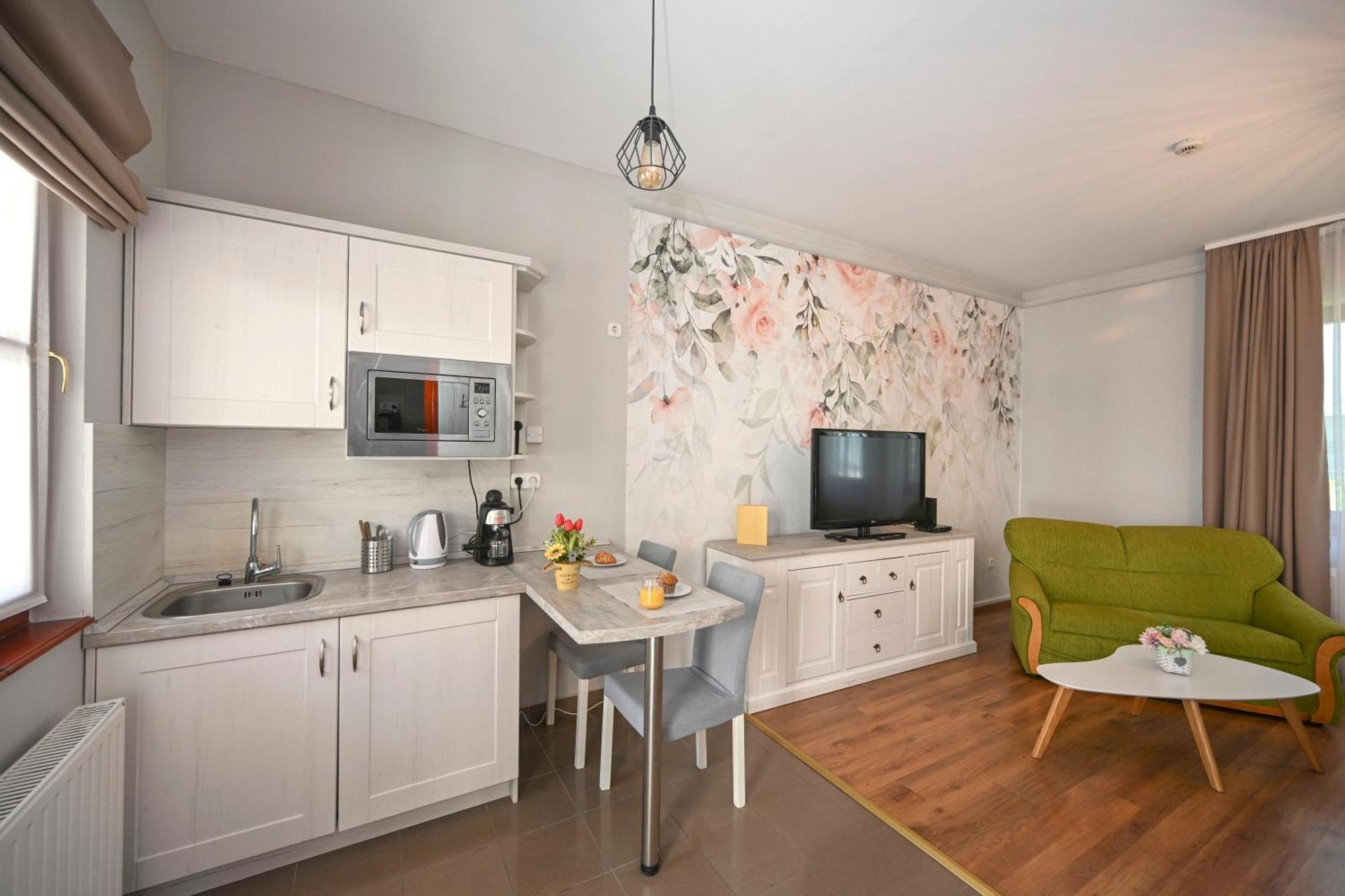 Bed & Breakfast Servita Udvarhaz Eger